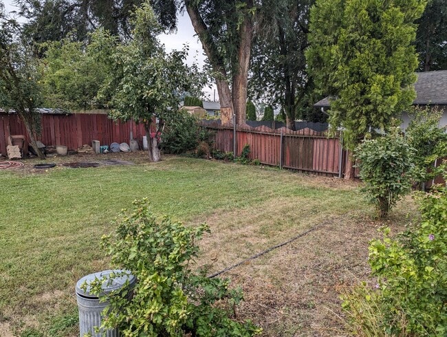 Photo - Charming 3 bedroom 1.5 bath Orchards house