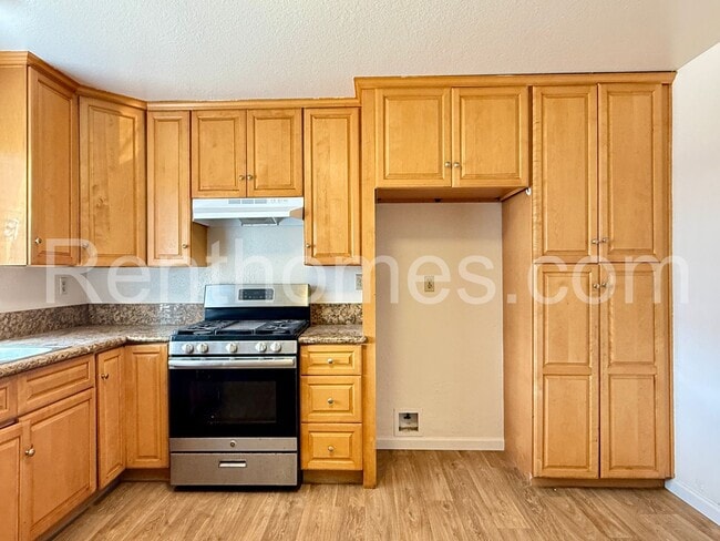 Building Photo - 10946 Decatur Rd