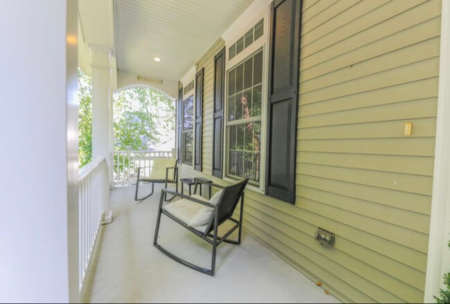 Photo - 2 Blackstone Ct