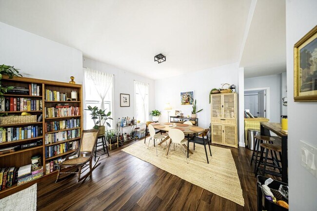 Photo - 930 N Richmond St