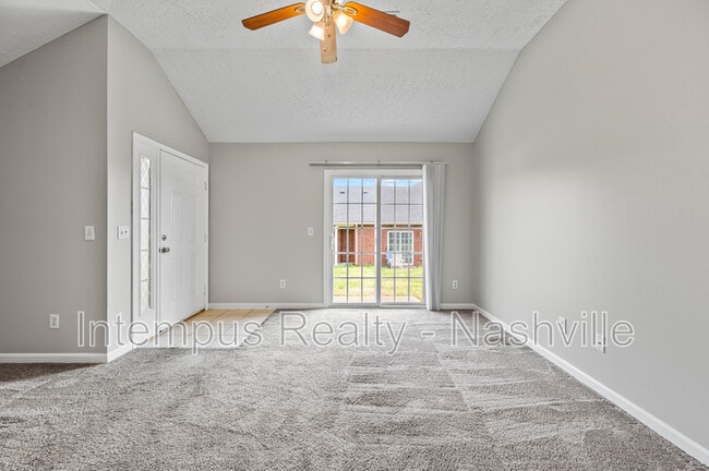 Photo - 553 Rose Cottage Cir