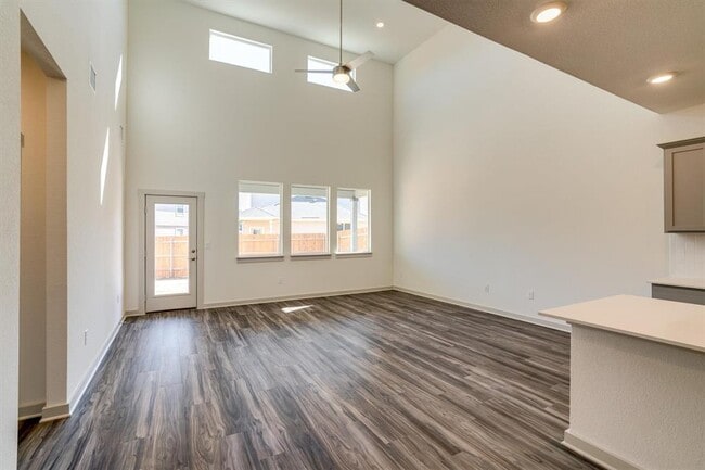Photo - 200 Cupreata Ln
