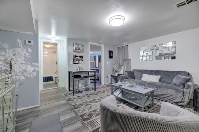 Photo - 1812 9th St NW Unidad 2