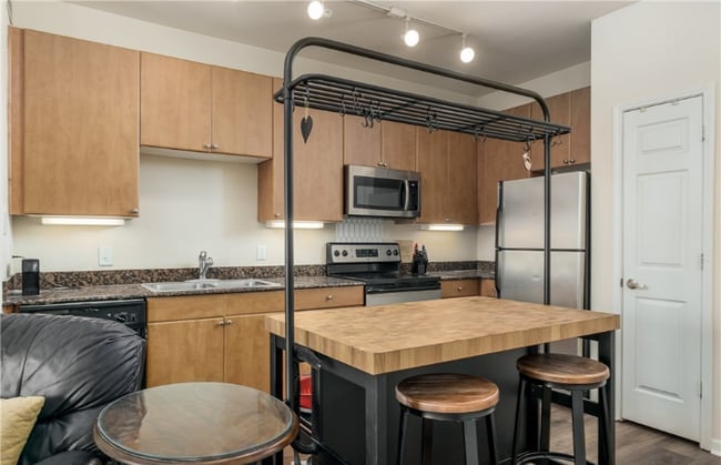 Photo - 1901 5th E Ave Unidad 1312