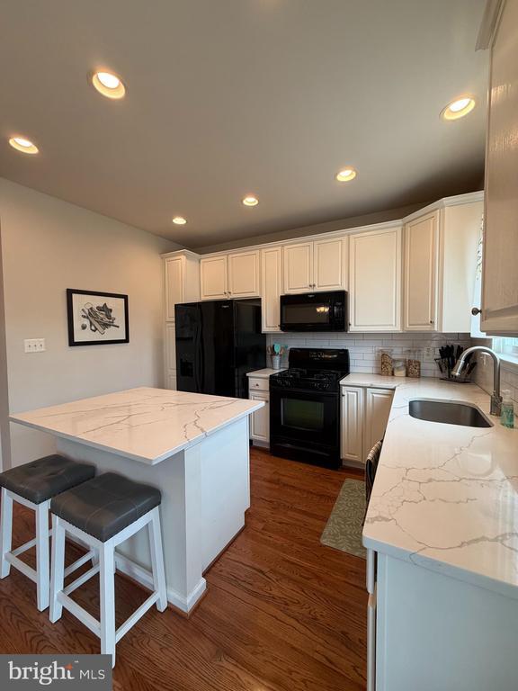 Photo - 4587 Derring Ln