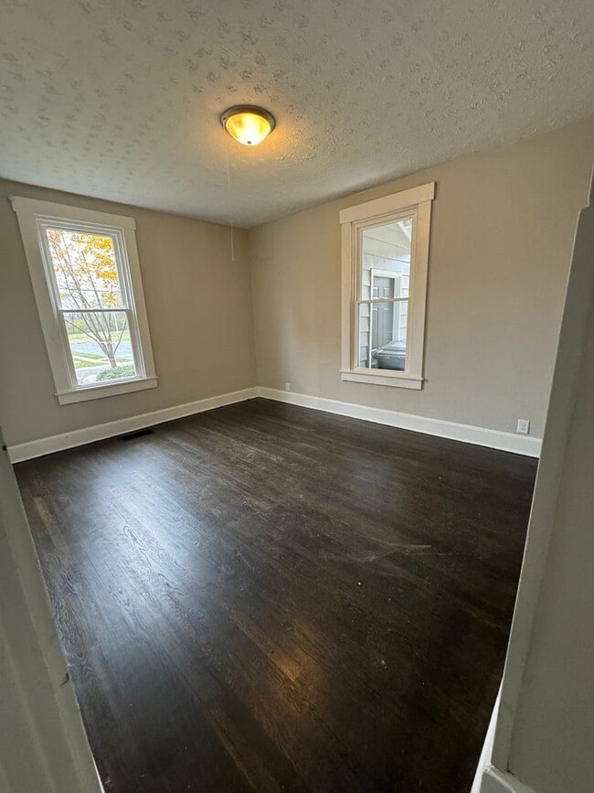 Photo - 2180 University Blvd