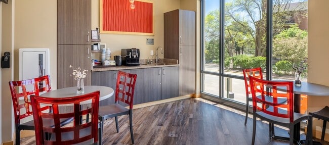 Photo - Venture Luxury High Rise