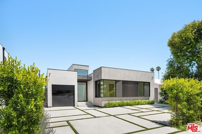 Building Photo - 5126 Lindley Ave