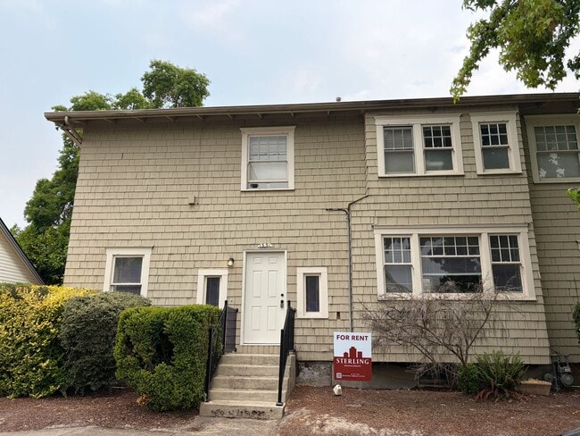Photo - (844) NW 15th St. - 3 Bedroom / 1 Bathroom w/ Two Large Bonus Rooms Unit 1