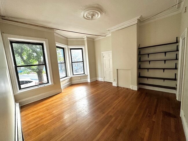 Building Photo - 179 Harvard St Unit 1