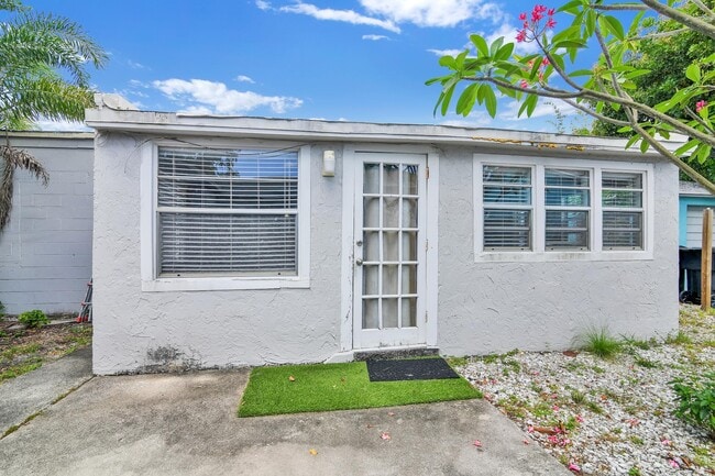 Photo - 817 N J St