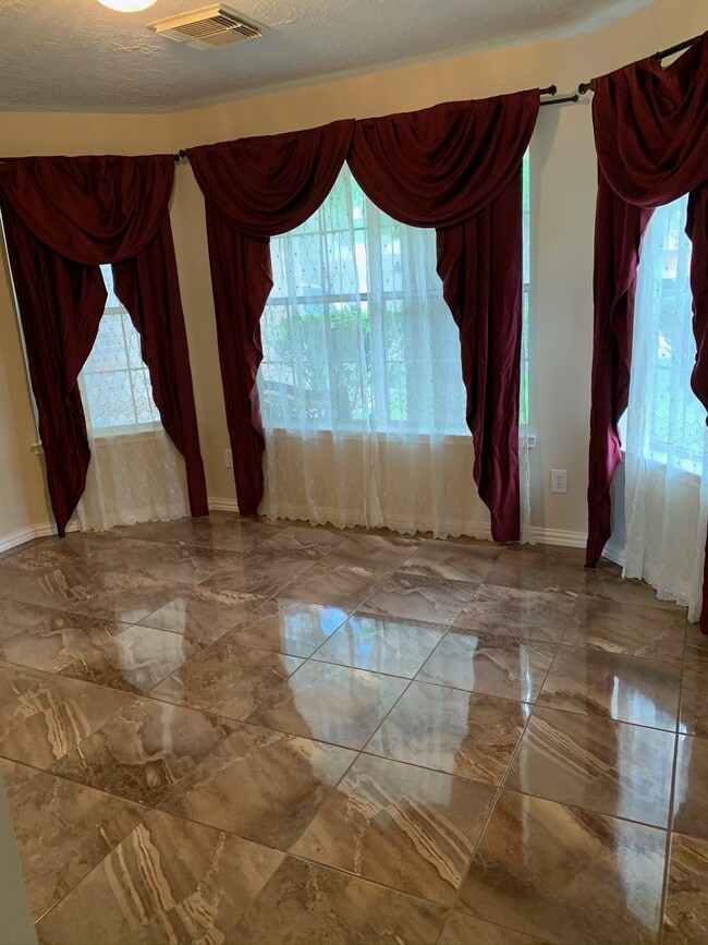 Photo - 205 Mammoth Springs Ln