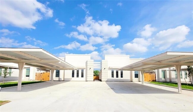 Building Photo - 3819 Bella Costa Dr Unit 1