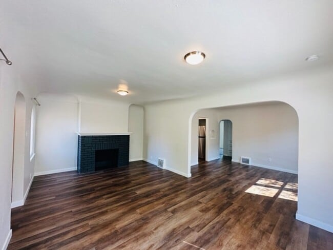 Photo - Adorable remodeled in 2023 2 bedroom 1 bathroom duplex available soon!