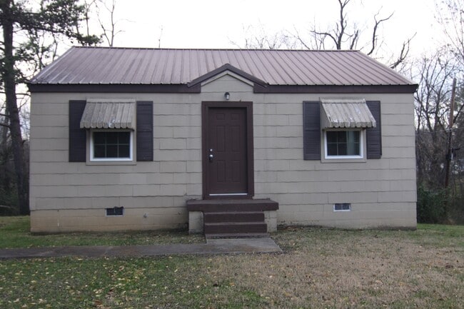 Building Photo - 2 Bedroom Home For Rent Near APSU!