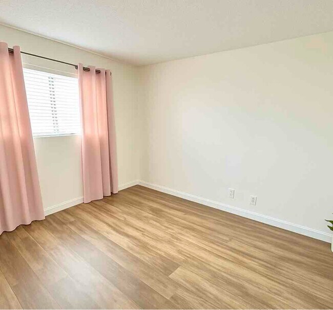 Photo - 1512 Henry Ave Unidad B