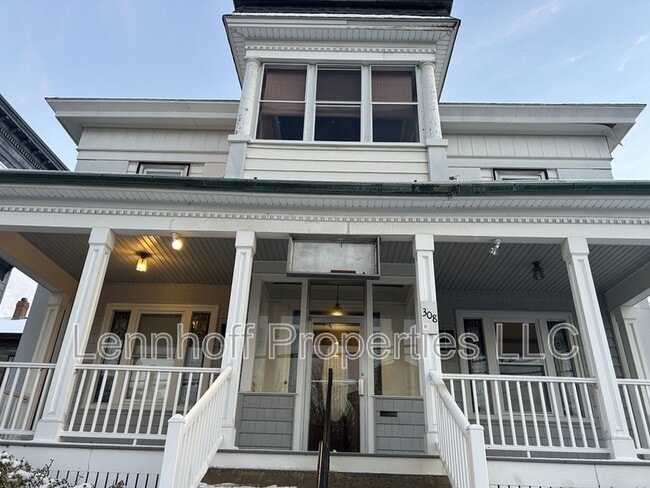 Photo - 308 Pawtucket St