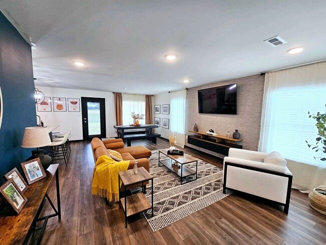 Photo - Charming Home!