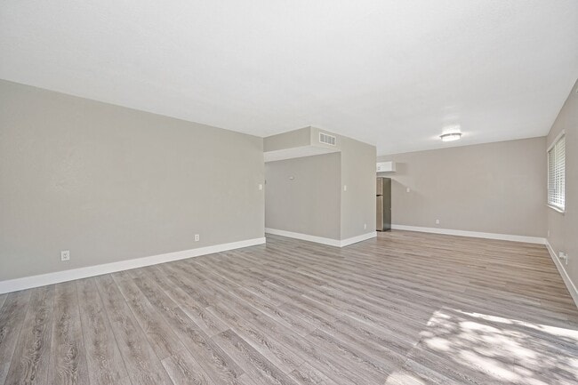 Rollingwood Condominium Rentals