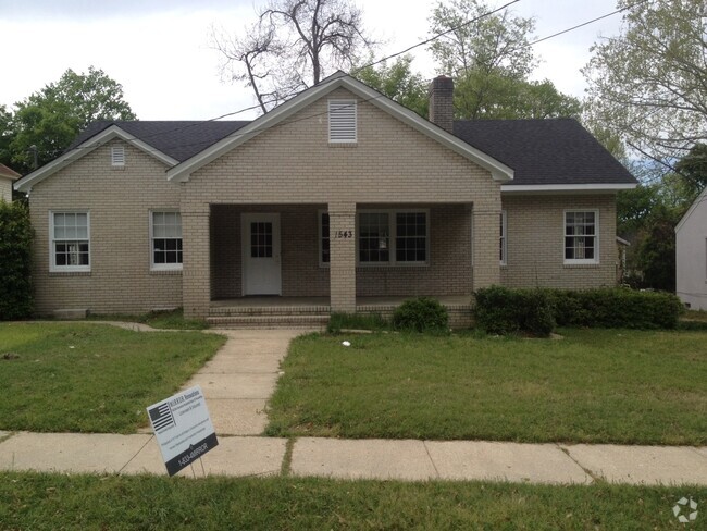 Building Photo - **UPCOMING**3 Bedroom / 2 Bathroom Home fo...