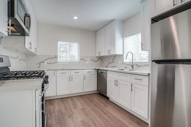 Photo - 343 Warren Ln (B)