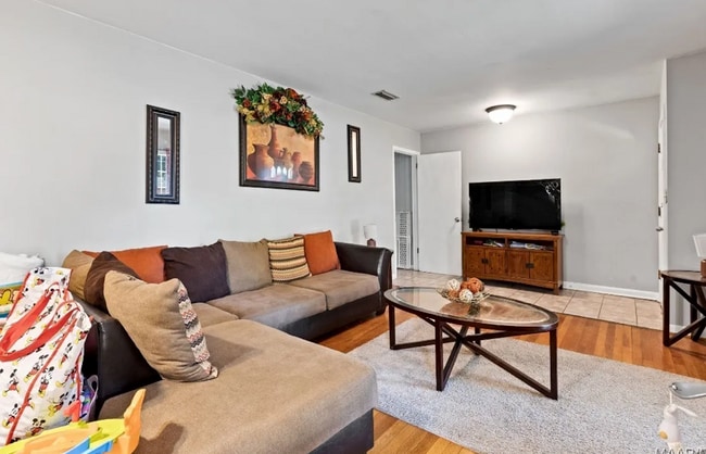 Photo - 1152 Woodbridge Dr