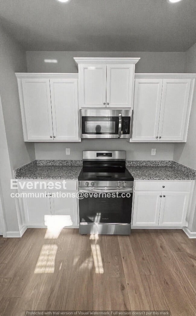 Photo - 4 Bed/2.5 Bath Home with Garage / Pet-Friendly / Available Now!