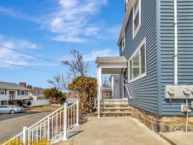 Photo - 10 Oak St Unit 2