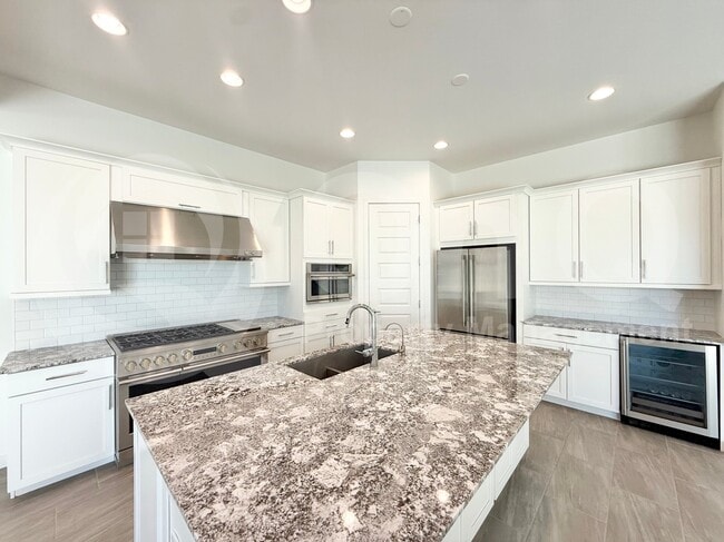 Photo - 213 E Birchwood Pl