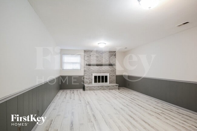 801 Boleyn Pl