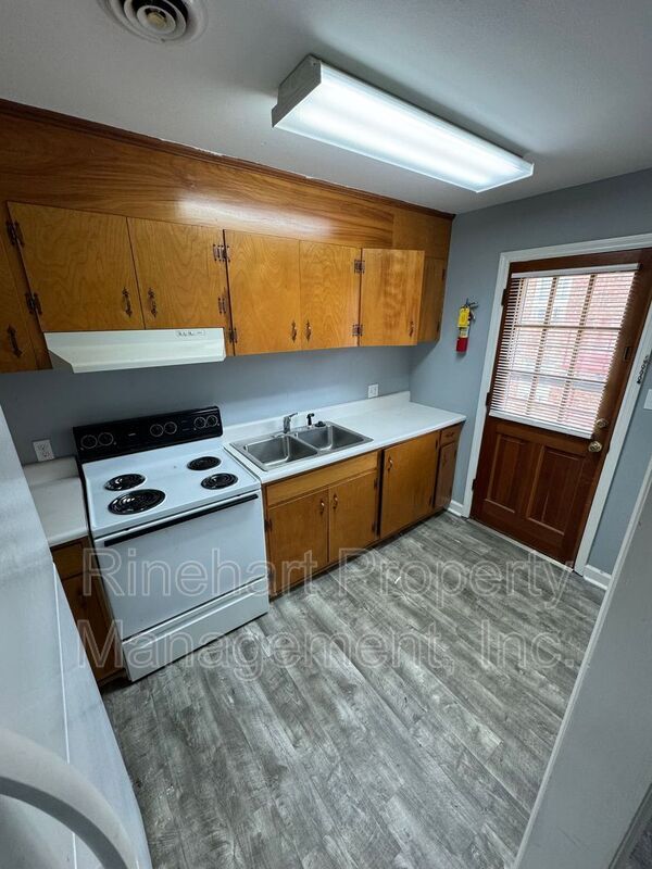 Photo - 1045 W Meadow Dr