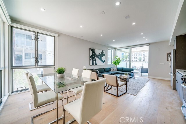 Photo - 1148 N Detroit St Unit 1B