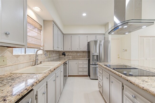 12307 Rocky Knoll Dr