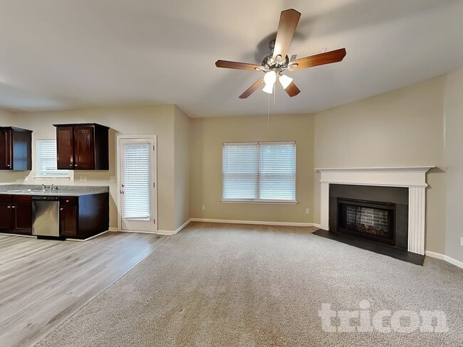 Photo - 1006 Grenier Terrace NE