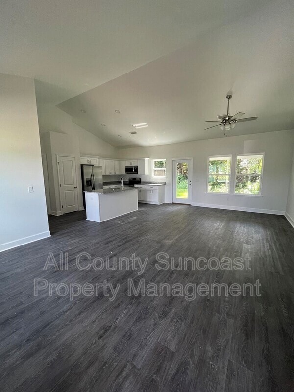 Photo - 1605 Willow Rd