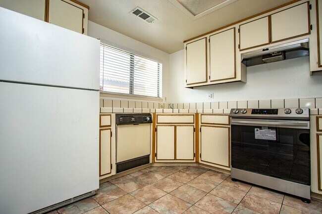 3074 Andre Ln