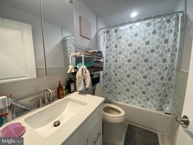 Photo - 634 N 13th St