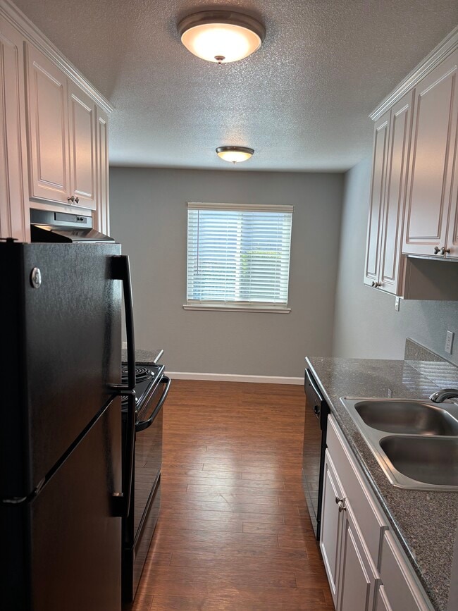 Photo - Heatherwood Apartments