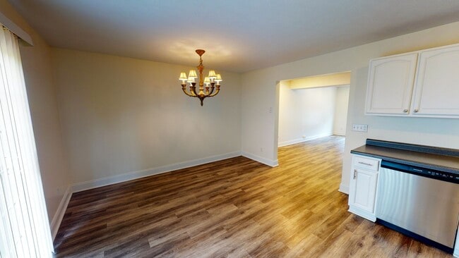 Photo - 2 Bed / 1.5 Bath Townhouse for Rent