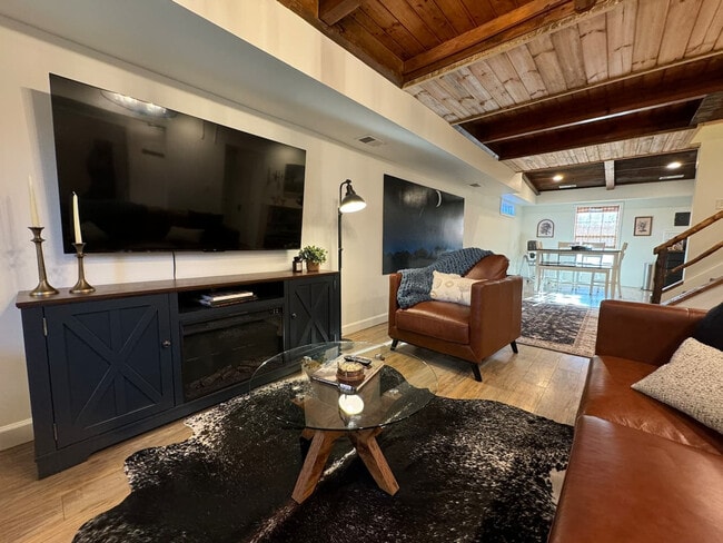 Photo - 59 Beverly Pl Unit ID1337813P