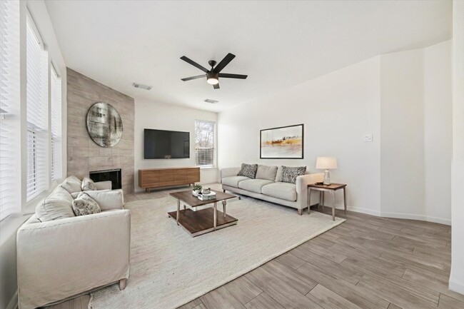 Photo - 1702 River Trail