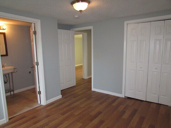 Photo - E4363-2 Unit E4363-2