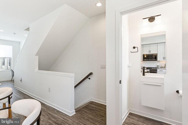 Photo - 2006 Northbank Pl