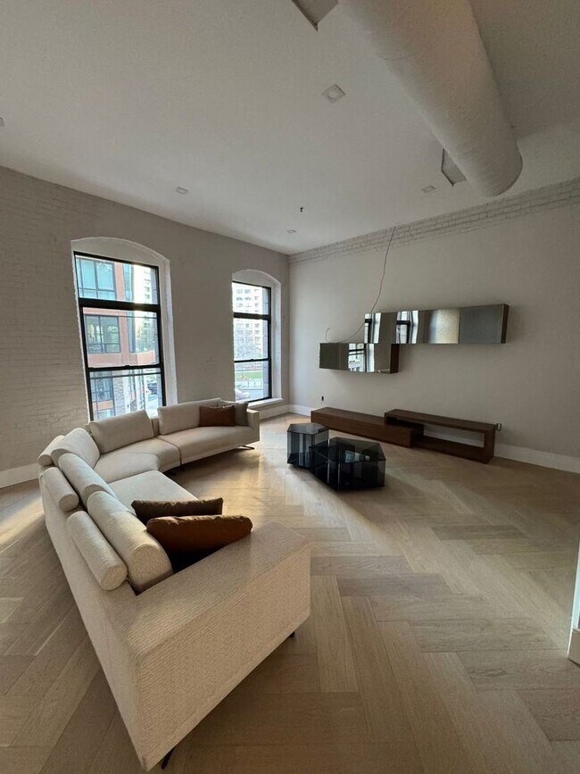 Photo - 125 Broad St Unit 6