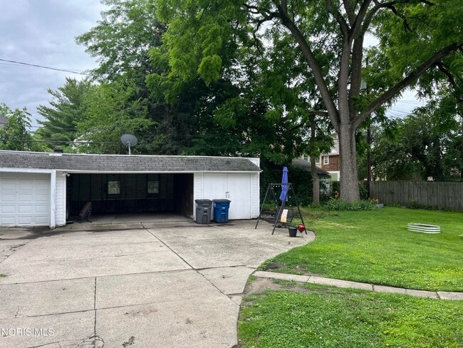 Photo - 127 University Blvd