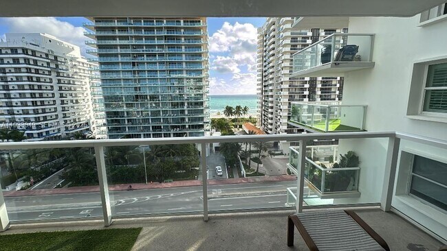 Building Photo - 5750 Collins Ave Unit 10J