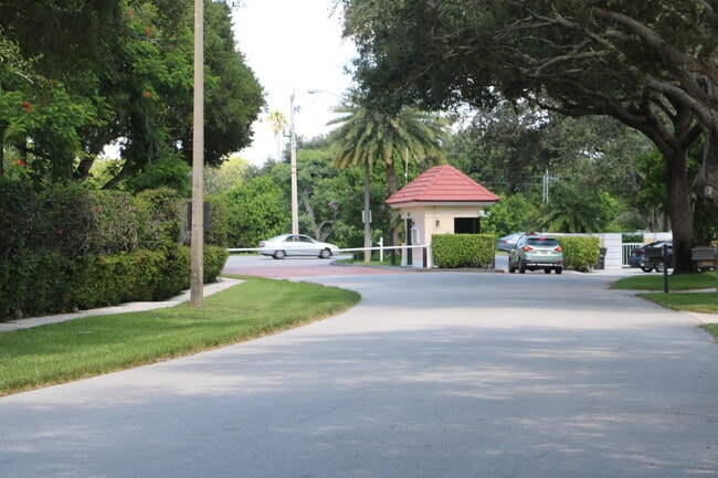 Building Photo - 3710 Whitehall Dr Unit 304 Rental