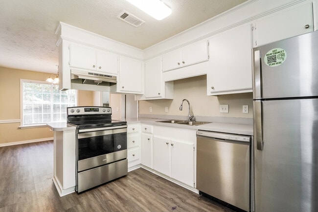 Photo - 145 Bellegrove Cir