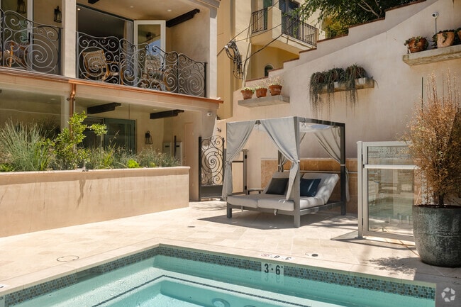 Back Yard Cabana