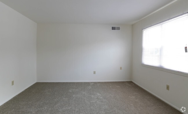 1BR, 1BA - 717 SF